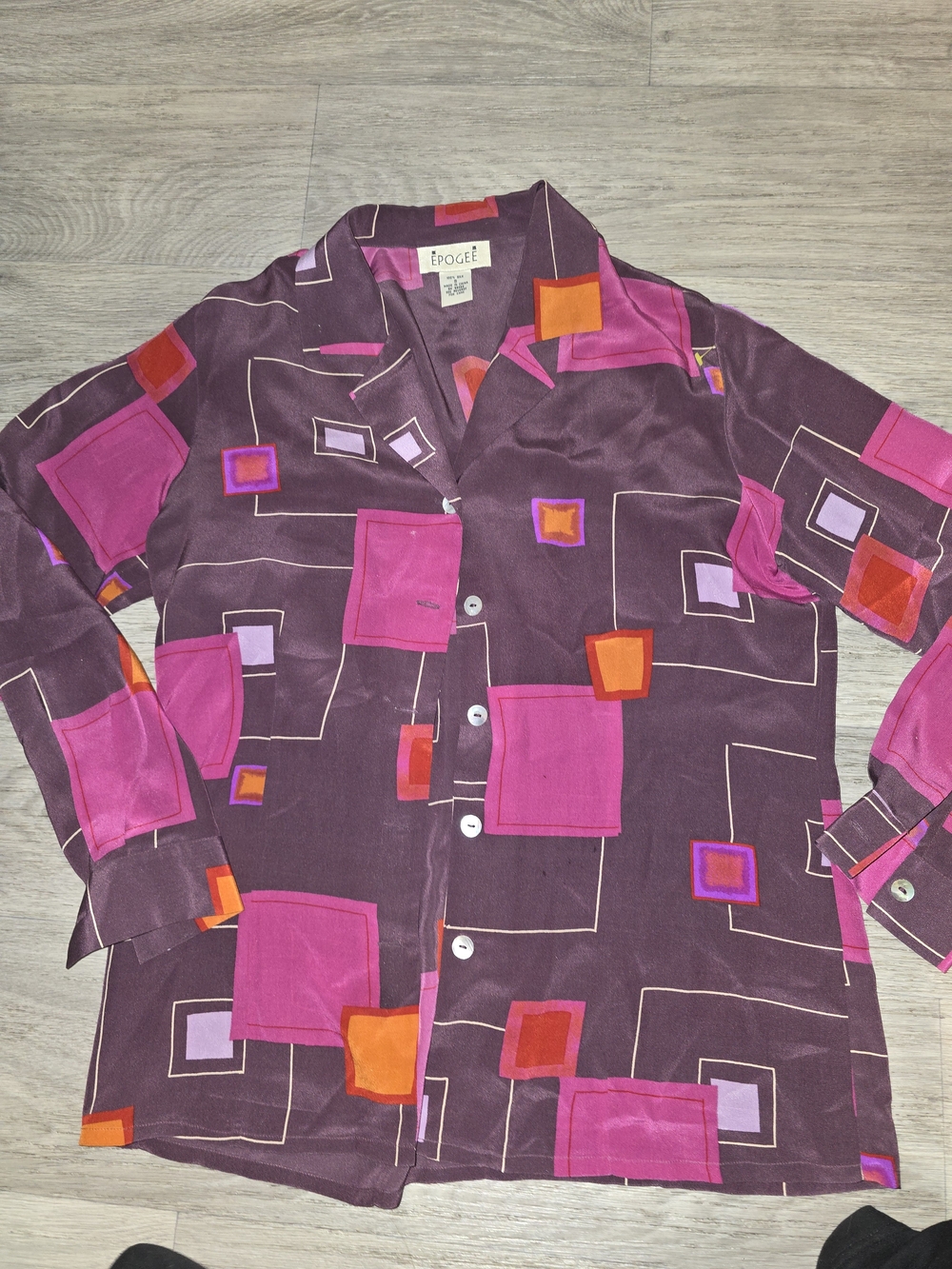 Vintage Women's Plum Geometric Button-Down Shirt